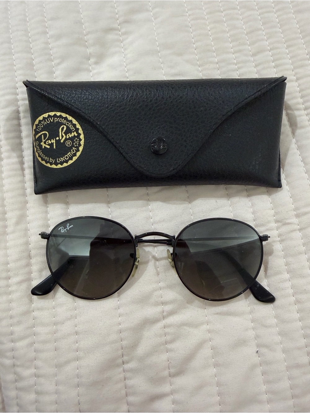 Ray-Ban Black Round Metal Sunglasses with Black Case